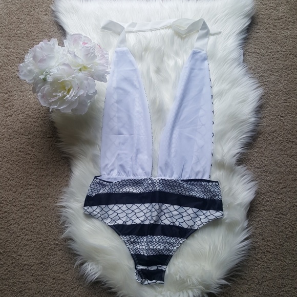 🎉Last XL🎉 Sexy deep v neck onepiece monokini - Picture 6 of 8